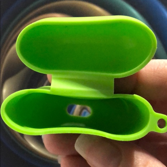 AirPods Case🤑 - Picture 3 of 3